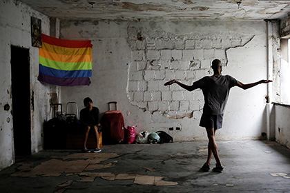 В казнящей за гомосексуализм Саудовской Аравии массово полюбили геев