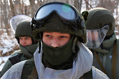 Военные опробовали новую тактику ночного боя на учениях в Оренбургской области