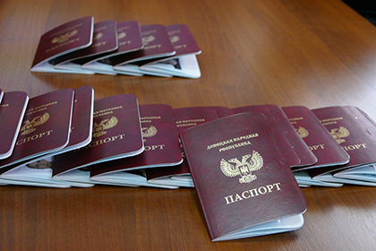Захарченко рассказал о резком росте спроса на паспорта ДНР
