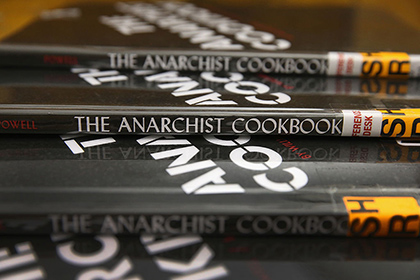 СМИ узнали о смерти автора экстремистской «Поваренной книги анархиста»