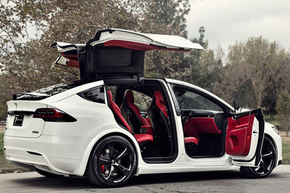 Tesla с красным салоном из кожи оценили в 180 тысяч долларов