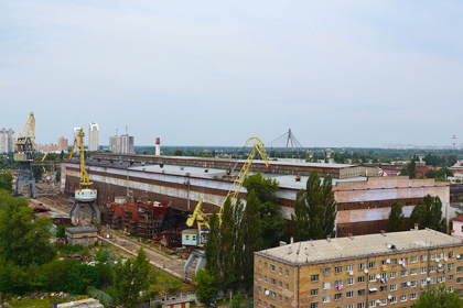 В Киеве декоммунизировали завод Порошенко