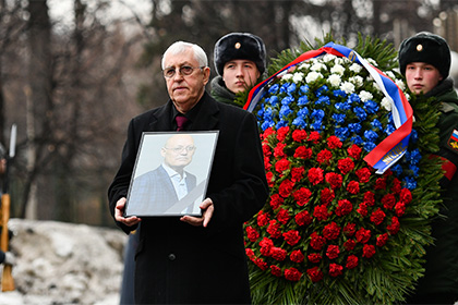 В Москве прошла церемония прощания с Владимиром Петровым