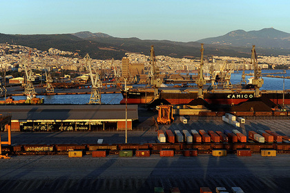 Греческие власти выбрали покупателя крупнейшего порта в стране