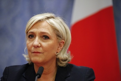 Ле Пен назвала евро мертвой валютой и бременем для Франции