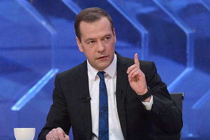 Медведев нашел угрозу в дополнительных нефтяных доходах