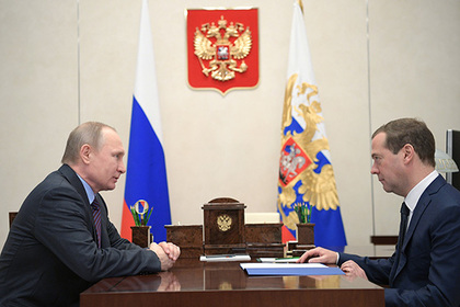 Медведев поведал Путину об уровне госдолга и дефиците бюджета
