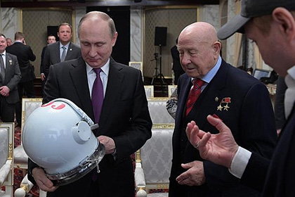 Путин и космонавты оценили российскую ленту «Время первых»
