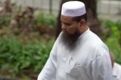 Сингапур объявил о высылке имама за оскорбления христиан и иудеев