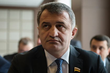 Спикер парламента Бибилов лидирует на президентских выборах в Южной Осетии