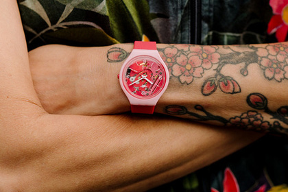 Swatch представил в России новые ультратонкие часы