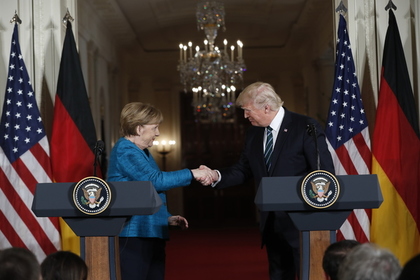 Трамп рассказал о неоднократных рукопожатиях с Меркель