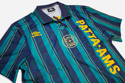 Umbro сшил футбольную форму в духе 1990-х годов