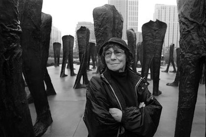 Умерла автор безголовых скульптур Магдалена Абаканович