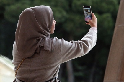 В Италии за отказ носить хиджаб родители обрили 14-летнюю дочь наголо