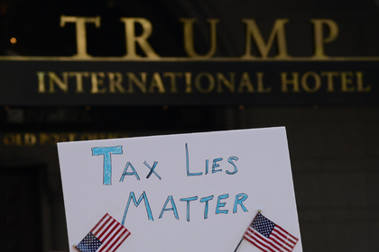 В «Налоговом марше» против Трампа приняли участие тысячи протестующих