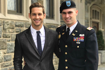 В США кадет-гей пригласил спутника на выпускной