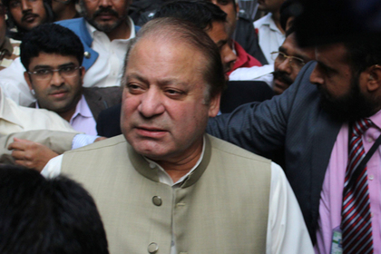 Верховный суд Пакистана отказался отправить в отставку премьера