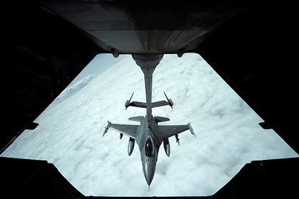 ВВС США в полтора раза увеличат срок службы своих истребителей F-16