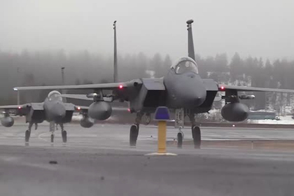 12 иcтребителей F-15 ВВС США прибыли на учения в Финляндию