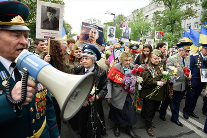 Amnesty International осудила задержания на Украине за советскую символику