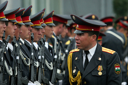 Десять таджикских милиционеров уволили из-за лишнего веса