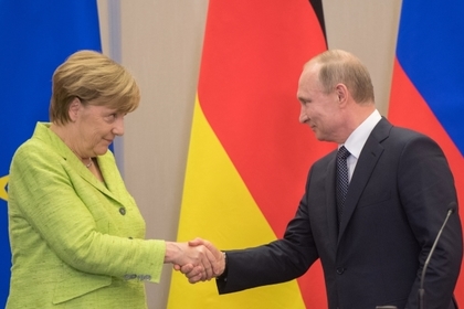 Меркель рассказала Порошенко об итогах своих переговоров с Путиным