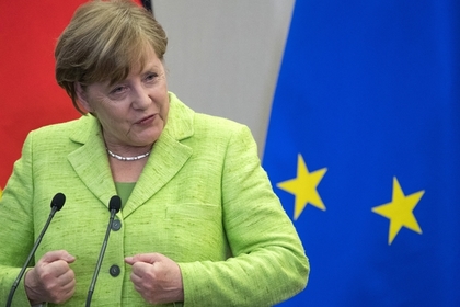 Меркель высказалась за демонстрацию мощи НАТО без отрыва от диалога с Россией