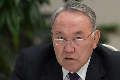 Назарбаев первым купил изготовленные для казахстанцев золотые слитки