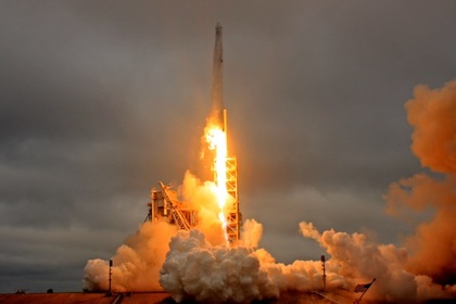 Ракета Falcon 9 со спутником-разведчиком стартовала с мыса Канаверал
