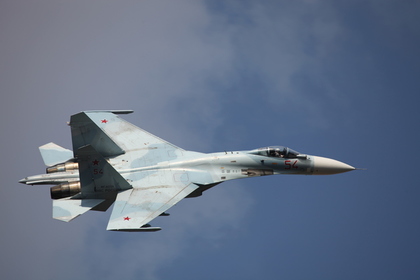Российский Су-27 вновь приблизился к самолету ВМС США над Черным морем