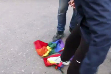 Ультраправые разогнали шуточное бракосочетание геев в Харькове