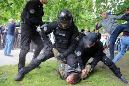В Днепропетровске задержали семь человек за нападения на участников АТО 9 мая