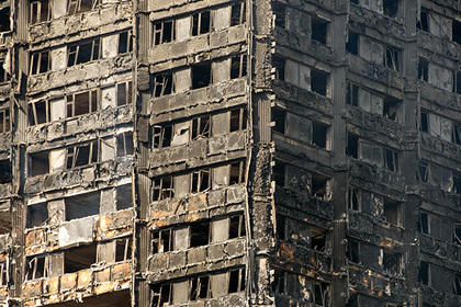 Число жертв пожара в лондонской многоэтажке достигло 30 человек