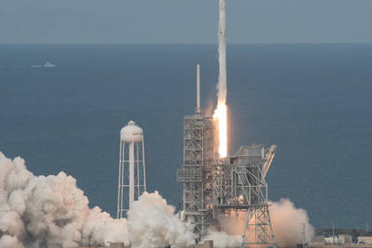 SpaceX вывела на орбиту корабль с грузом для МКС