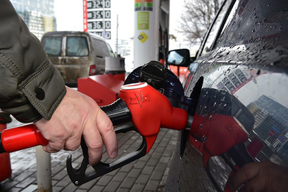 Средняя цена литра бензина Аи-95 в России превысила 40 рублей