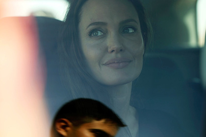 Анджелина Джоли рассказала о перенесенном параличе лицевого нерва