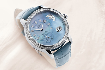 Glashutte Original предложила носить летом синие часы