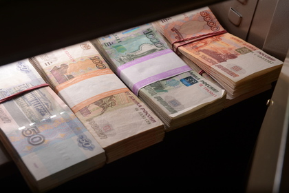 Главу Сбербанка в Чечне заподозрили в незаконном обналичивании миллиарда рублей