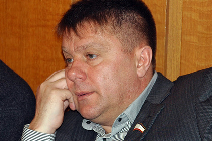 Крымского депутата осудили за мошенничество и угрозу убийством
