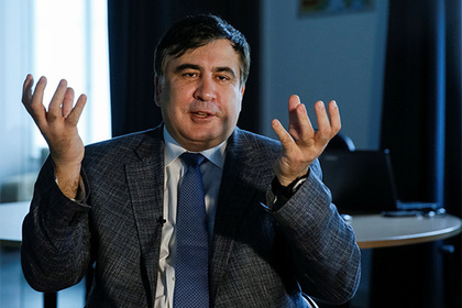 Лишение Саакашвили гражданства связали с похоронным венком