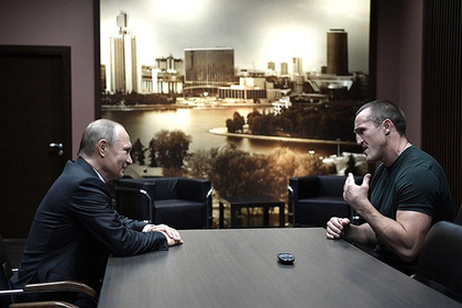 Путин поздравил боксера Лебедева с защитой титула