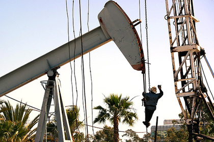 Нефть Brent превысила 53 доллара впервые за лето