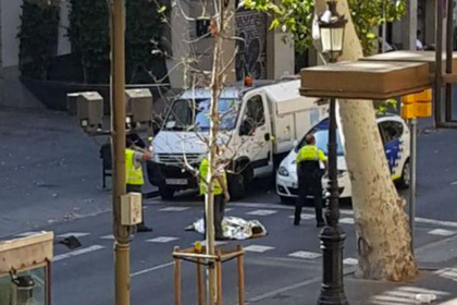 СМИ сообщили о захвате заложников в ресторане в Барселоне