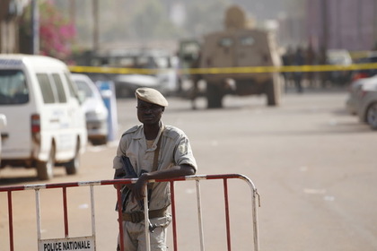 Жертвами нападения исламистов на ресторан в Буркина-Фасо стали 17 человек