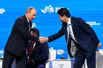 Абэ предложил Путину вдвоем решить проблему с мирным договором