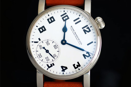 Американская фирма выпустила часы с перекошенным циферблатом