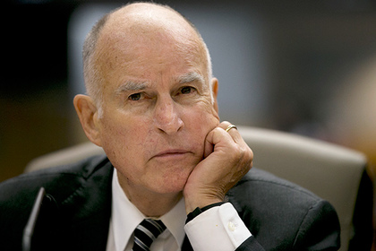 Губернатор Калифорнии призвал отказаться от использования углеводородов