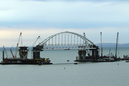Порошенко поручил подать в суд на Россию из-за Крымского моста