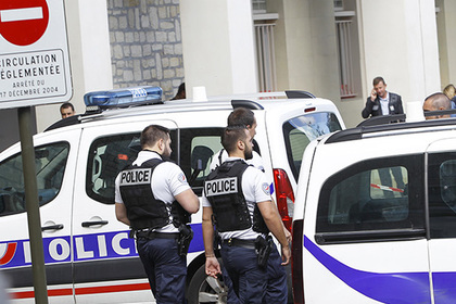 В Париже переодетые полицейскими воры украли у старушки золота на 800 тысяч евро